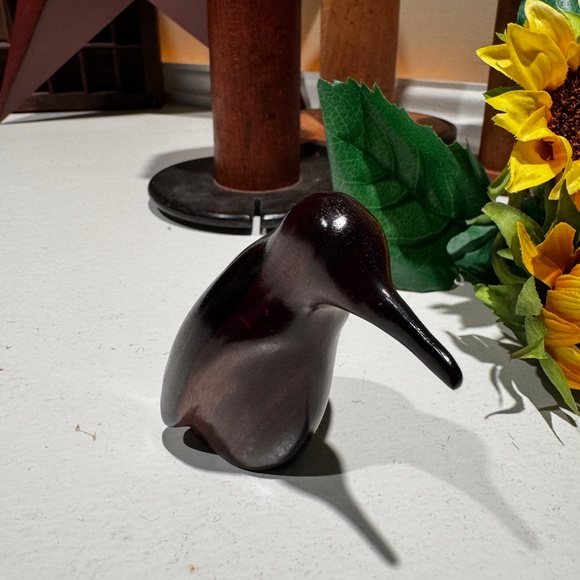 Vintage Hand carved Ironwood Penguin. - Picture 3 of 5
